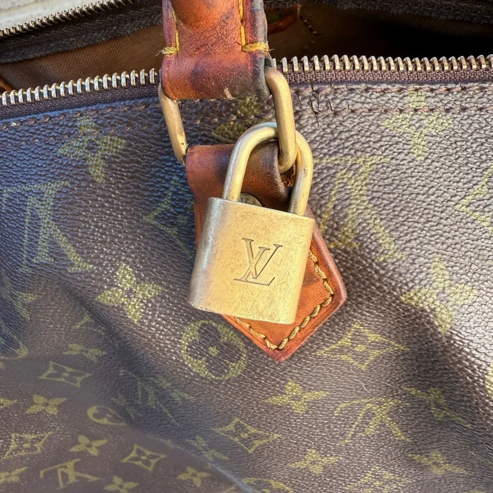 Authentic Vintage Speedy 40